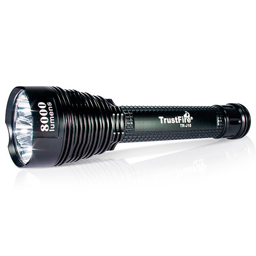 TrustFire LED-Lygte med imponerende 8.000 Lumen, og stadig meget handy.