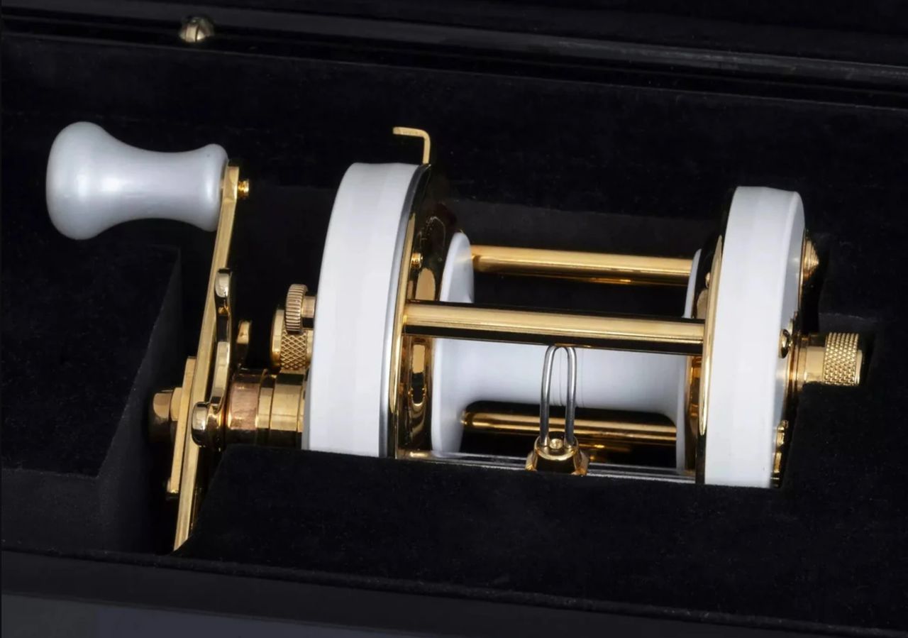 ABU Ambassadeur 6500 CDL Cerakote & Gold Limited Edition 2025 - Billede 4